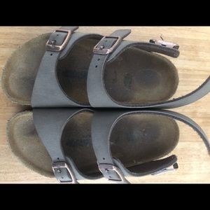 Toddler size 8.5 (26) Birkenstock Roma sandals
